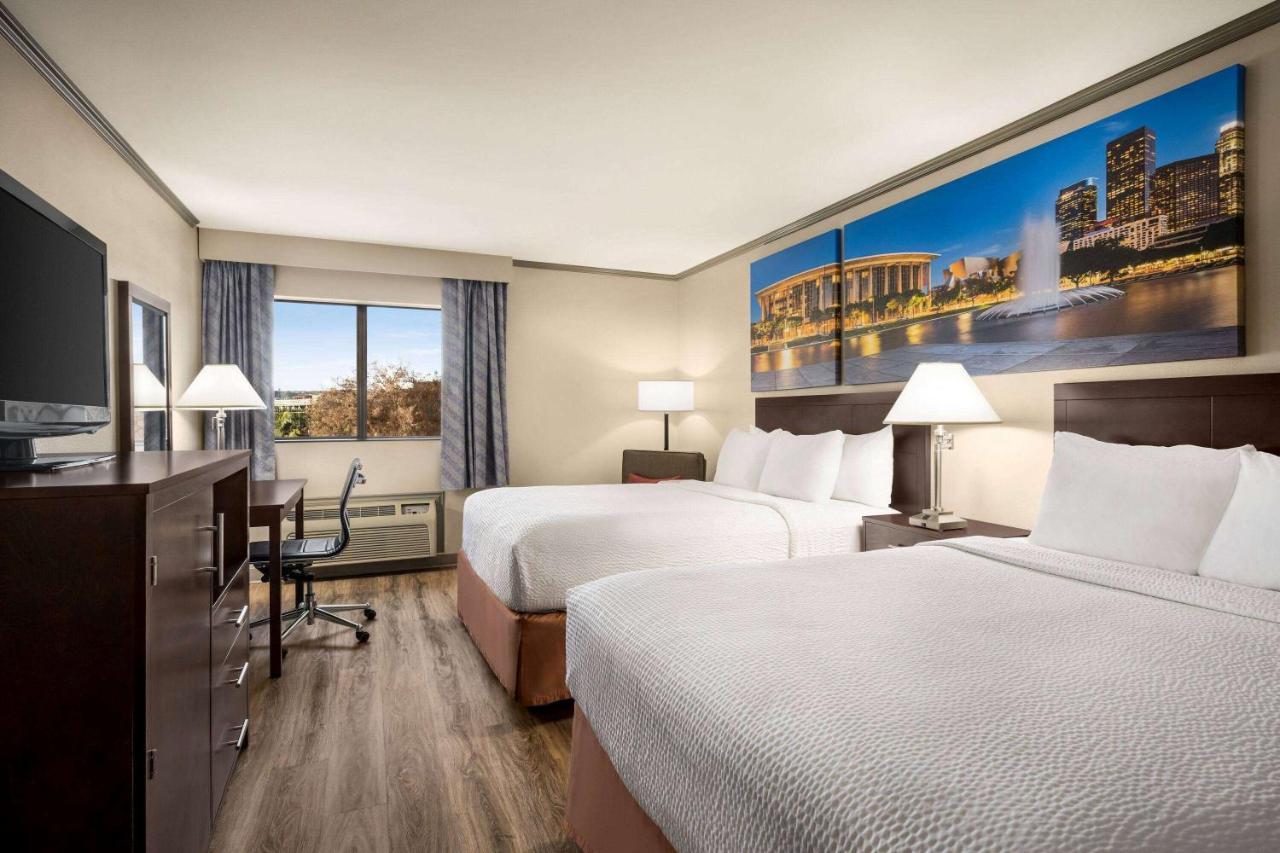 Hotel Baymont By Wyndham